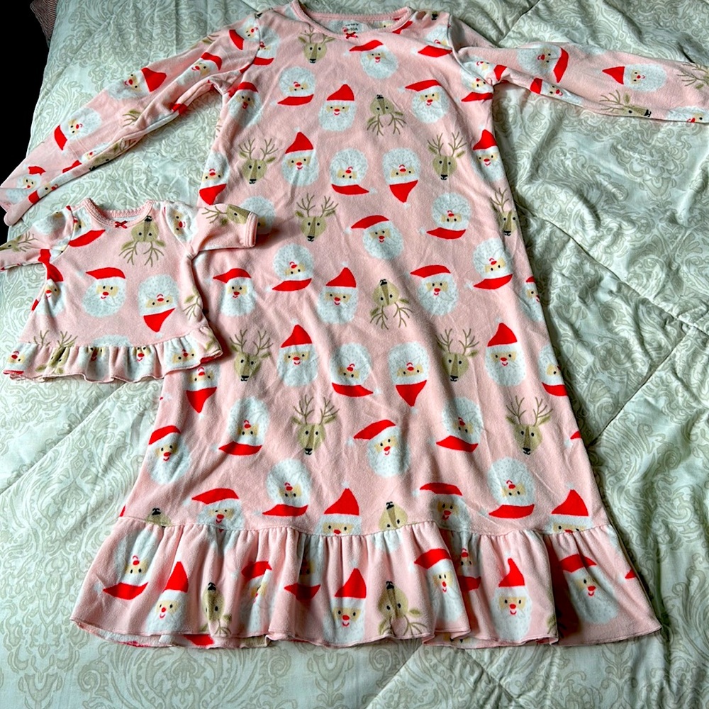 Almost new dolly and me fleece sleepware/night war. Worn just to take some pics!